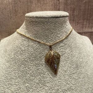 Puffy Sparkly Leaf Pendant Necklace NWOTS